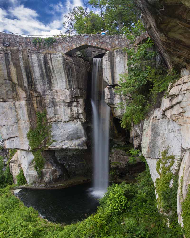 Lovers' Leap Waterfall (Nuwara Eliya)