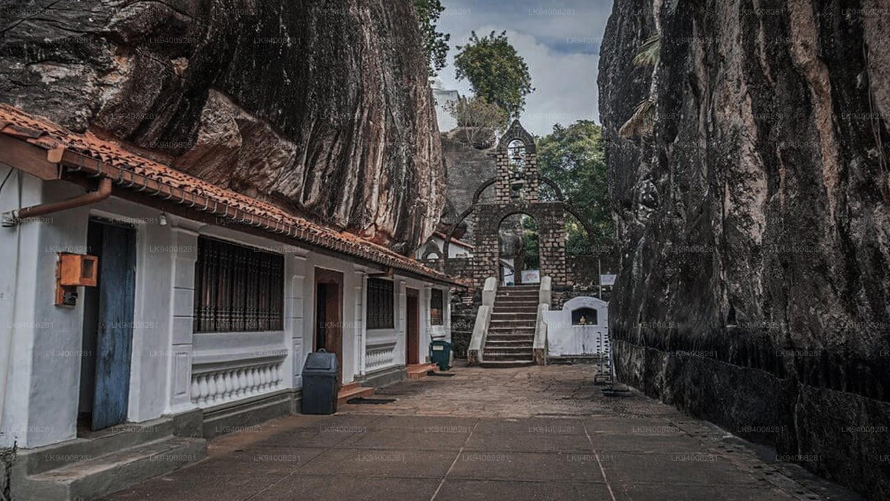 Matale Aluviharaya Rock Temple