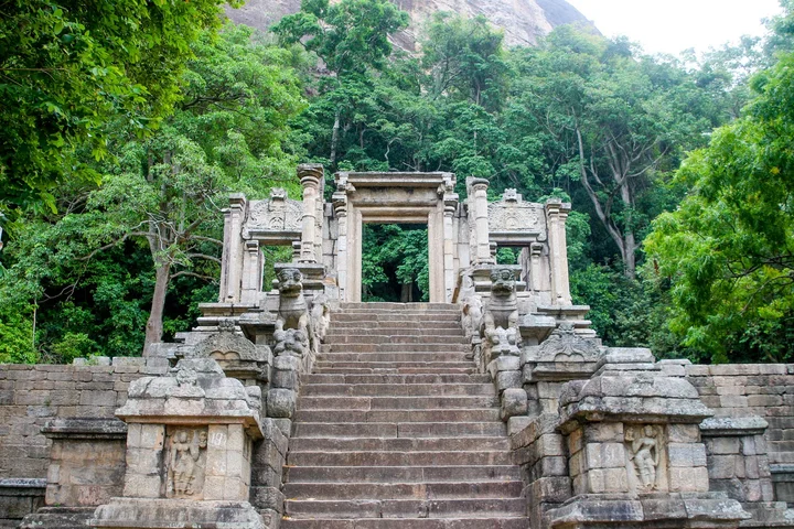 Nikayalannuwara Historical Temple