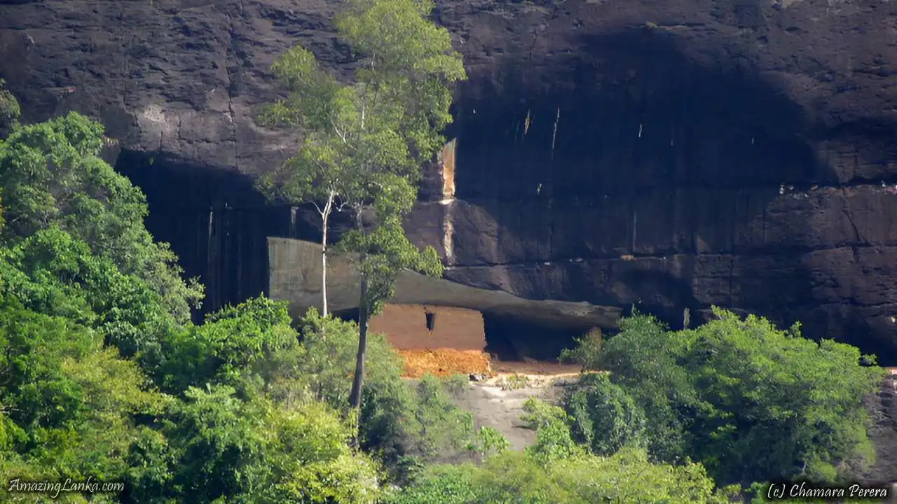 Omunugala Cave Monastery